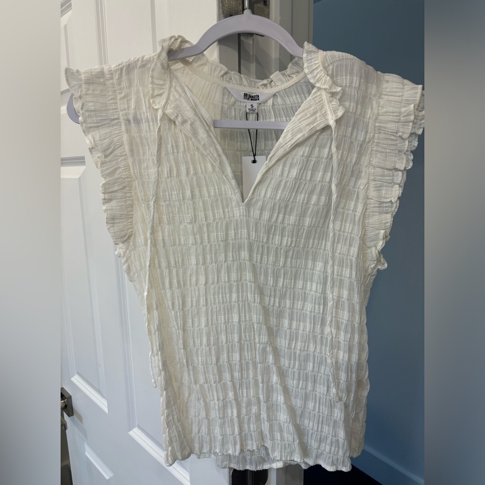 BB Dakota by Steve Madden White sleeveless ruffle top